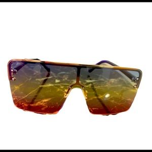 Stylish sunglasses ~ look amazing all summer